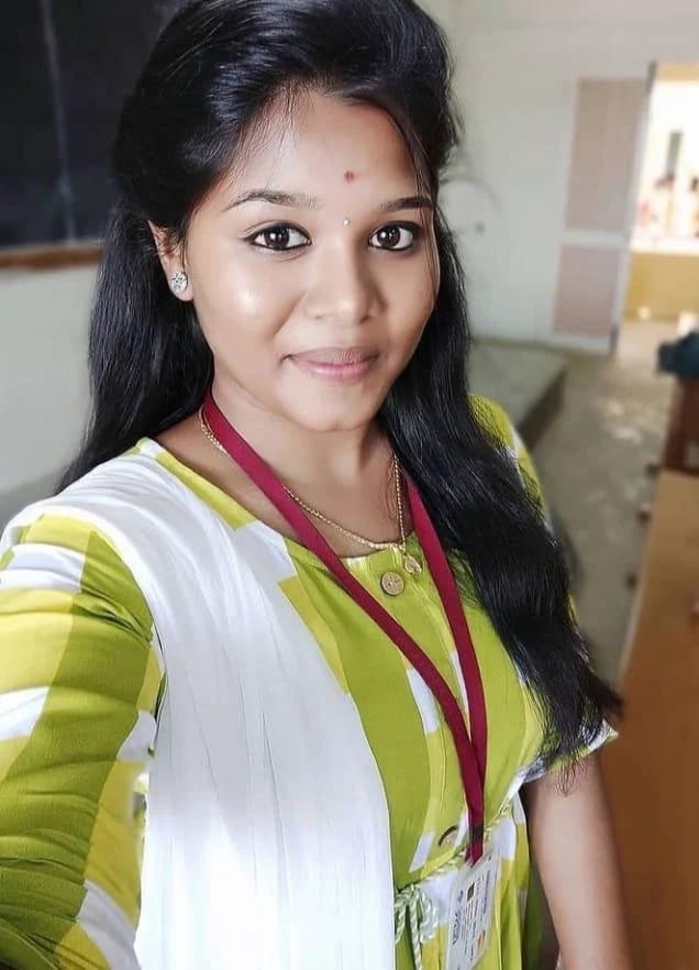 Guwahati Myself Divya call girl service hotel and home service  